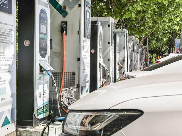 كومة الشحن وتفريغ بطارية الليثيوم