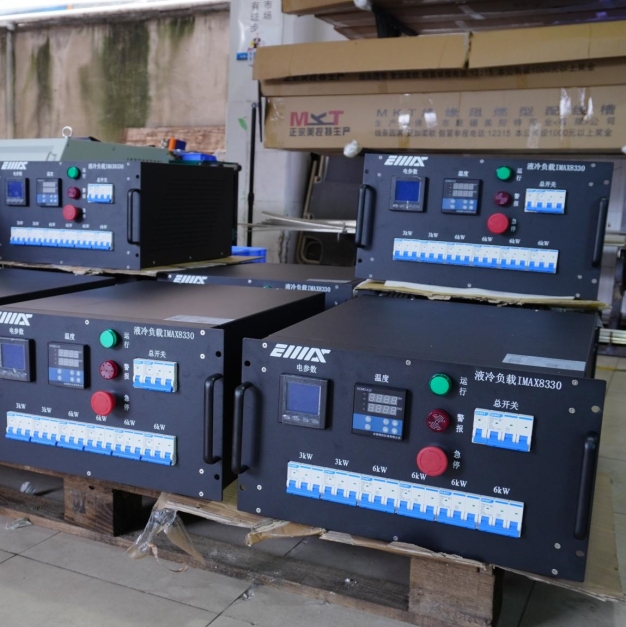 هل يمكن تخصيص بنوك التحميل المبردة بالسائل؟